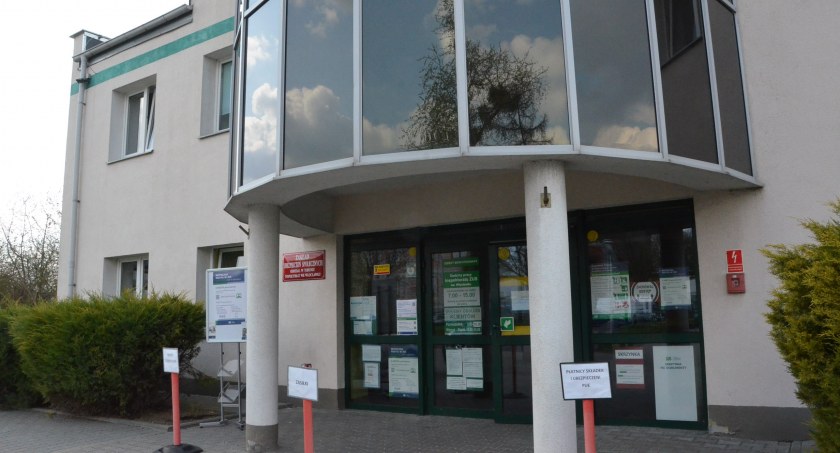 Dyżury telefoniczne ZUS dla mieszkańców Kujaw i Pomorza. Kto kiedy może dzwonić?