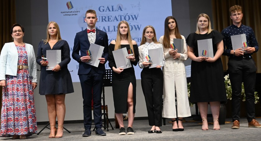 Gala laureatów konkursów przedmiotowych z rejonu toruńskiego i włocławskiego – 2023 rok