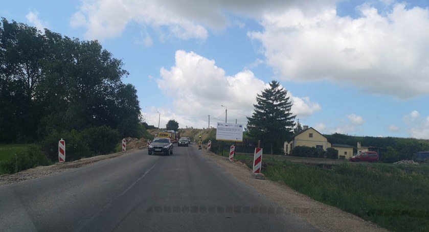 Wypadek w Rzadkiej Woli pod Brześciem Kujawskim. Na drodze do Lubrańca zderzyły się dwie osobówki
