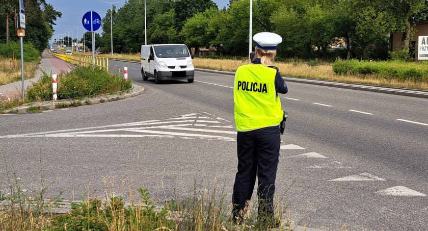Akcja policji na drogach Włocławka i powiatu przeciw piratom. 194 kontrole i 164 wykroczenia to efekt tylko piątkowych działań