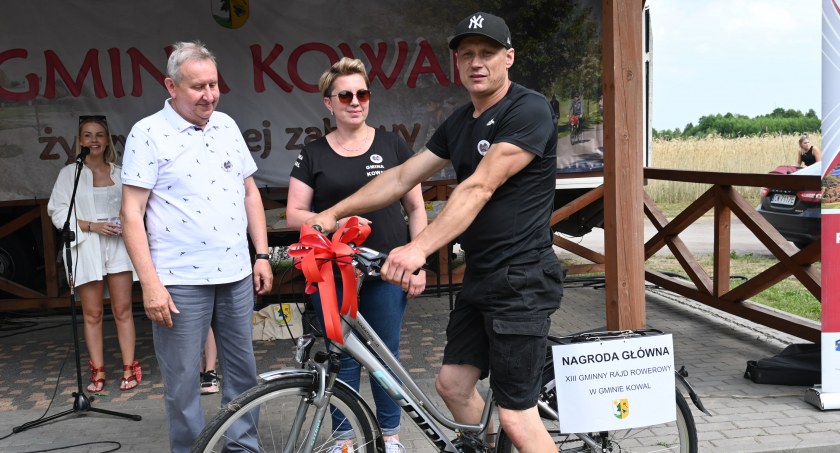 Powitali  Lato nad Jeziorem Lubiechowskim 