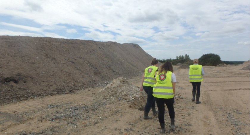Region: Zakopywali odpady na terenie żwirowni. Akt oskarżenia trafił do sądu