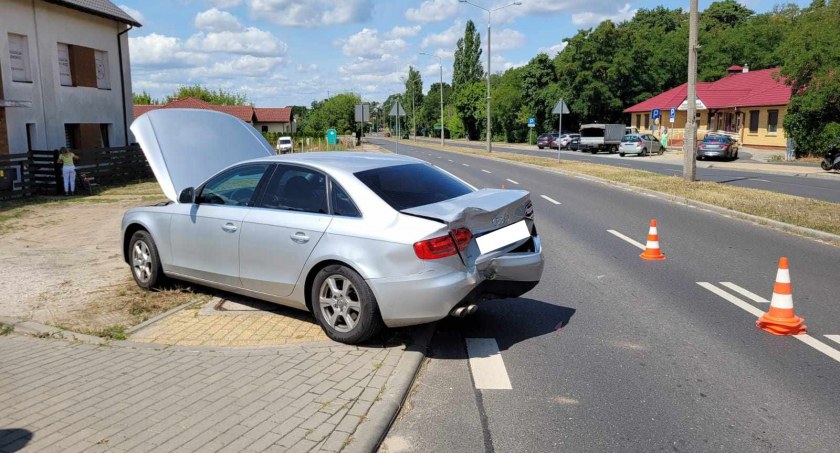 Wypadek na Zawiślu we Włocławku. Bus zderzył się z Audi [ZDJĘCIA]