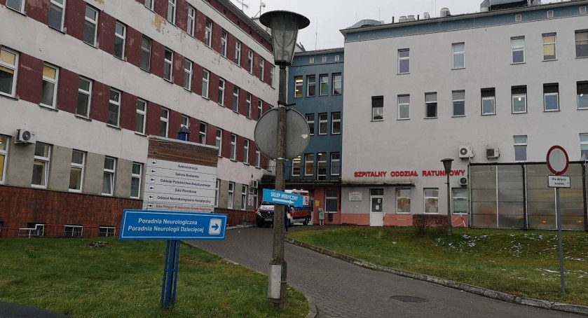 Szpital we Włocławku wstrzymuje przyjęcia na 2 oddziały. Co z chorymi?
