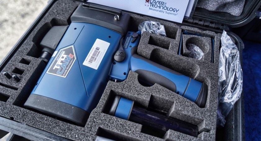 Policjanci mają nowy bat na kierowców. Mierniki laserowe prędkości w regionie. Co potrafią?