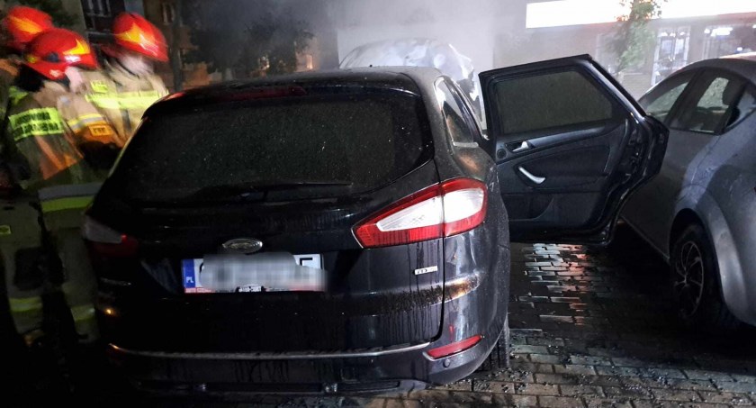 Kolejny pożar samochodu osobowego we Włocławku. Straż podaje przyczynę