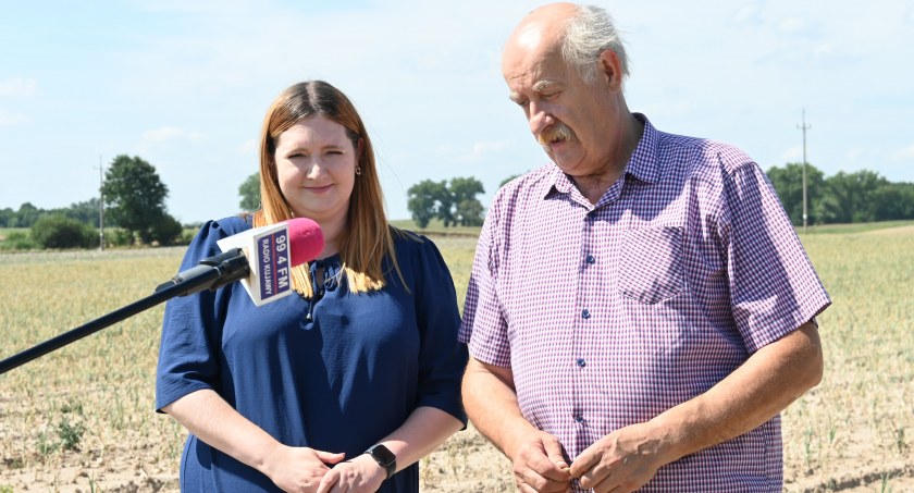 Wizyta Sekretarz Stanu Anny Gembickiej na plantacji cebuli w Gminie Lubraniec