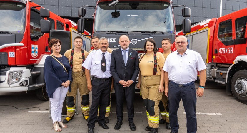 22 wozy strażackie dla OSP w regionie. Jeden dla strażaków spod Włocławka [ZDJĘCIA]