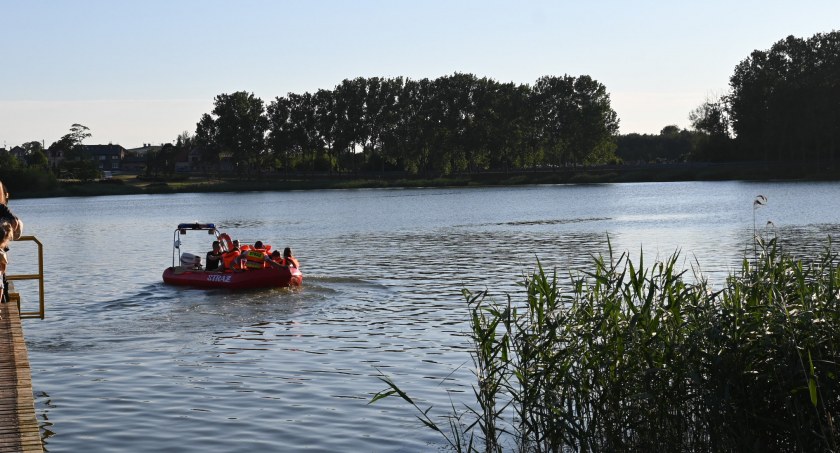 Lubień Kujawski. Żartowniś nie wynurzył się z jeziora. Postawił służby na nogi
