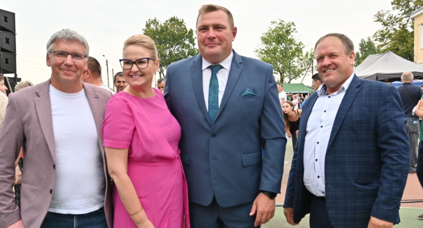 Dożynki na wesoło i koncertowo. W Fabiankach świętowali zakończenie żniw  [ZDJĘCIA, VIDEO]
