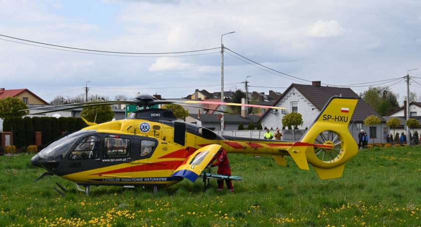 Śmigłowiec LPR w akcji. Zderzenie trzech samochodów. 3 osoby poszkodowane