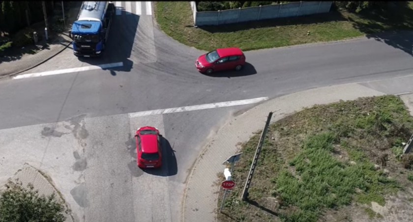 Policyjny dron w akcji. Skrzyżowania pod lupą mundurowych [VIDEO]