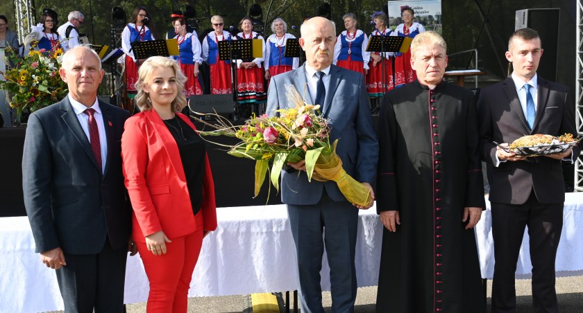 Dożynki Gminno – Parafialne Lubraniec 2023. Dziękowali rolnikom za trud [ZDJĘCIA]