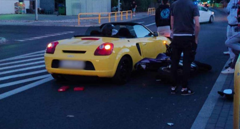 Wypadek w Fabiankach. Toyota zderzyła się z motocyklem