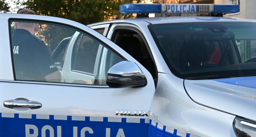 Wykorzystała okazję i ukradła pieniądze z konta. Mieszkanka powiatu włocławskiego usłyszała zarzuty