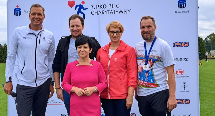 7. PKO Bieg Charytatywny w Baruchowie zakończony sukcesem. Pokonywali kilometry, aby pomóc młodym sportowym talentom [ZDJĘCIA]