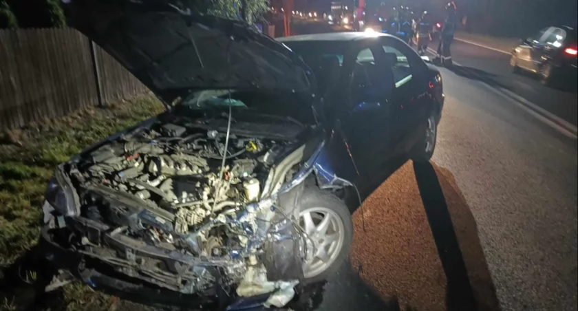 Zderzenie samochodu osobowego z ciężarowym w Gminie Fabianki. 20-latka przewieziona do szpitala [ZDJĘCIA]