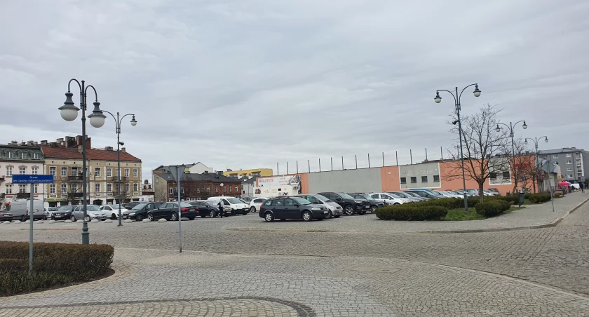 Parking przy Zielonym Rynku czasowo zamknięty. Żołnierze złożą tu przysięgę