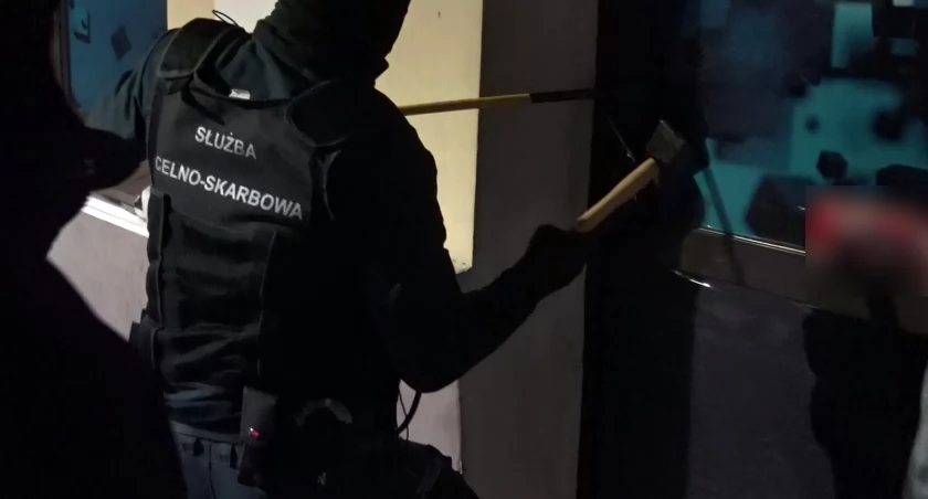 Uderzenie KAS w nielegalny hazard we Włocławku