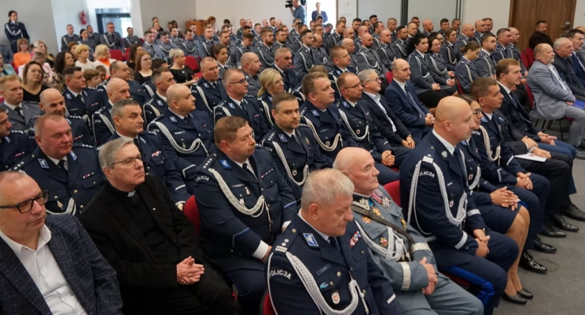 Kryształowe serca za bohaterskie czyny. Wśród nagrodzonych policjanci z Włocławka i Radziejowa [ZDJĘCIA, VIDEO]