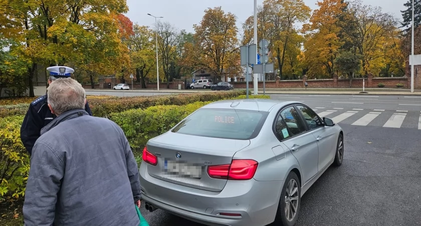 Wzmożony ruch na drogach. Policja informuje o zmianach w organizacji i ostrzega