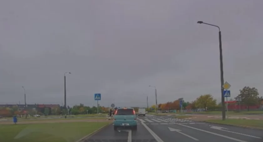 Jazda na ostro. 30 punktów karnych i ogromny mandat dla kierowcy BUS-a [VIDEO]
