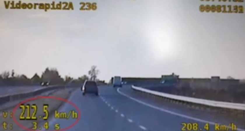 Mercedesem pędził ponad 200 km na godzinę