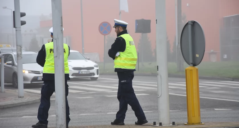 233 dowody rejestracyjne zatrzymane. W sobotę bezpłatnie sprawdzisz oświetlenie pojazdu we Włocławku