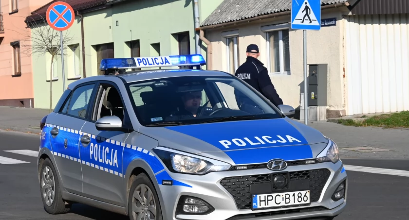 Rozpoznajesz tego mężczyznę? Zadzwoń na policję