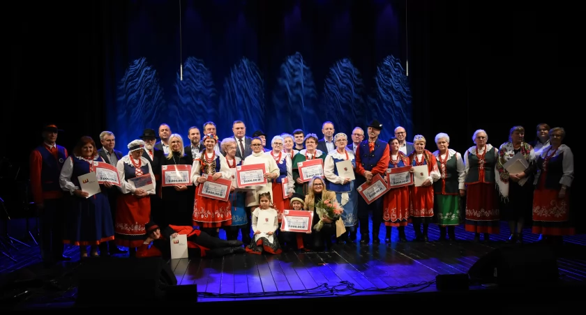 I Powiatowy Przegląd Zespołów Folklorystycznych w Brześciu Kujawskim [ZDJĘCIA VIDEO]