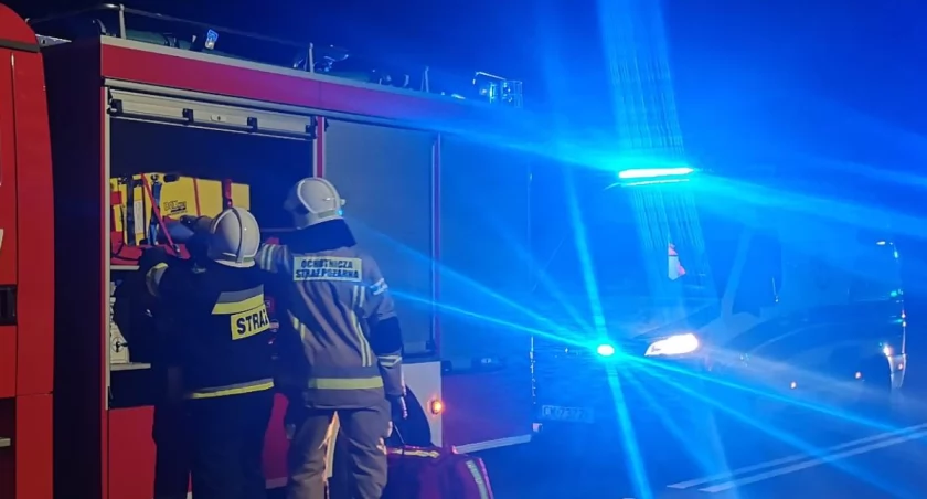 Tragiczny pożar mieszkania we Włocławku. W akcji 4 zastępy straży