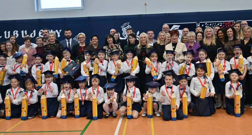 Ślubowanie klas pierwszych w Kruszynie - 2023 r. (ZDJĘCIA)
