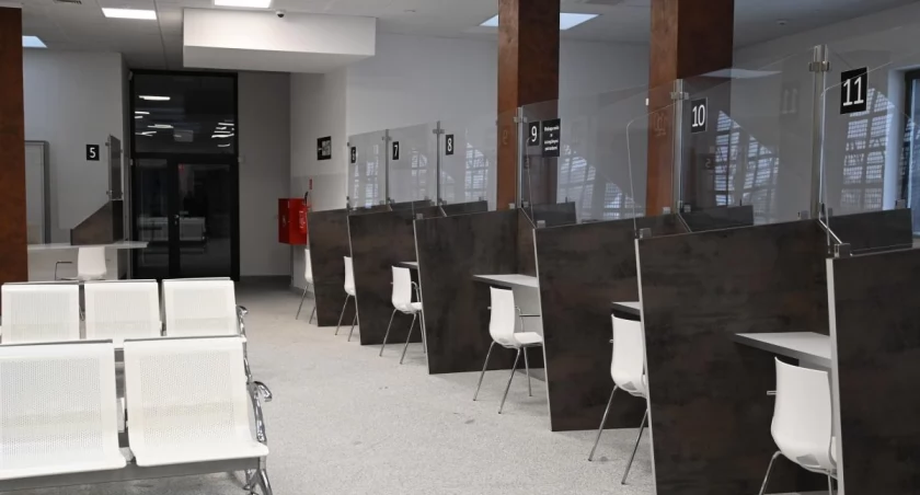 Utrudnienia w Wydziale Komunikacji UM we Włocławku. Trwa przeprowadzka do nowej siedziby