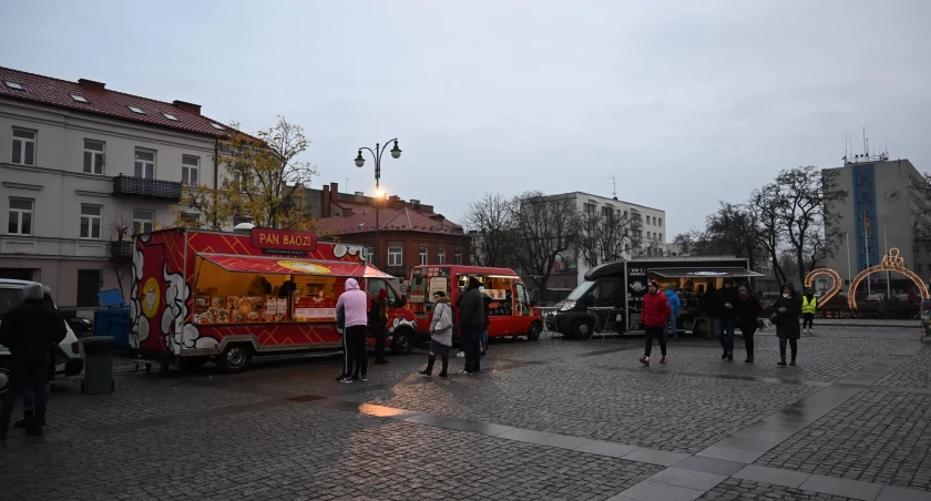 Jarmark Bożonarodzeniowy i Food Truck Festivals przez dwa dni we Włocławku [KONKURS]