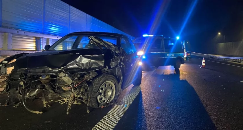 Region: Uderzył dwukrotnie w bariery ochronne. 18 latek odpowie przed sądem [ZDJĘCIA]