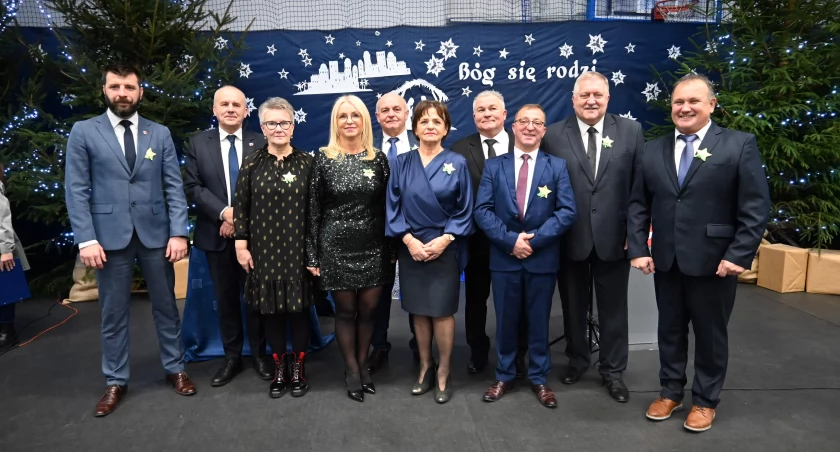 Wigilia mieszkańców Gminy Włocławek w Kruszynie. Podzielili się opłatkiem i złożyli sobie życzenia [ZDJĘCIA]