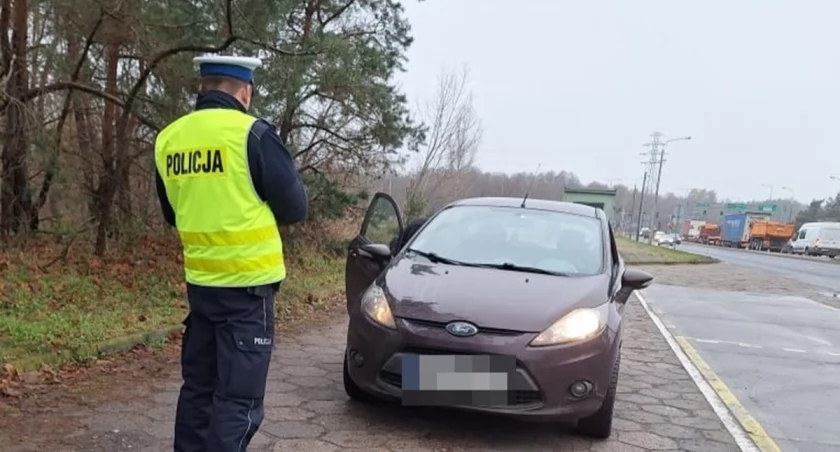 Kontrole policji na włocławskich drogach. 61 dowodów rejestracyjnych zatrzymanych