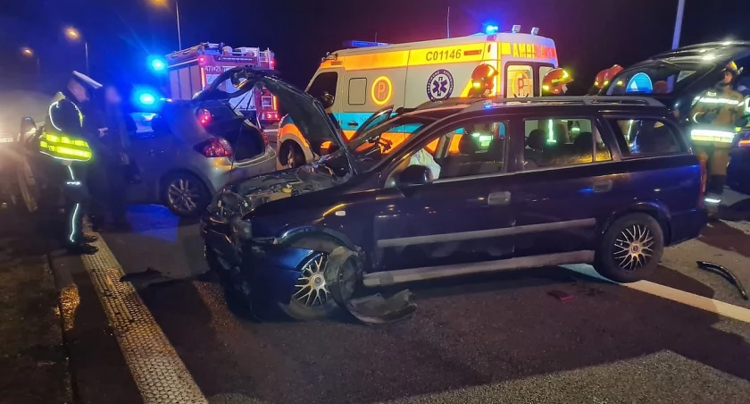 Wypadek w regionie. Trzy osoby trafiły do szpitala