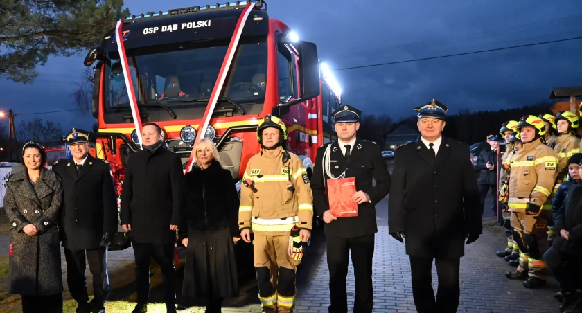 Uroczyste przekazanie  nowego wozu bojowego dla OSP Dąb Polski Gmina Włocławek (ZDJĘCIA, VIDEO)