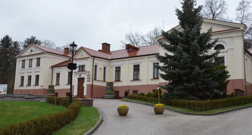 Rozrywka dla całej rodziny.  Dni Otwarte w Wielopokoleniowym Centrum Aktywności Rodzinnej w Baruchowie