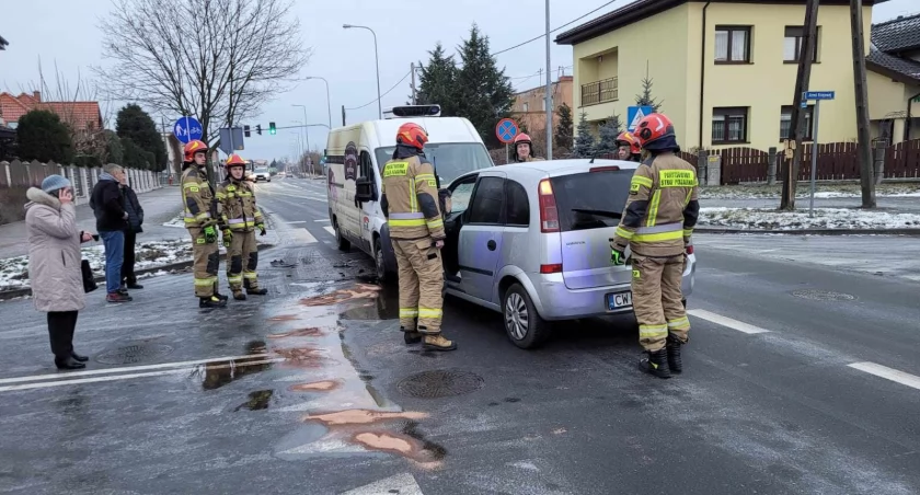Wypadek we Włocławku. Na miejscu 3 zastępy straży [ZDJĘCIA]