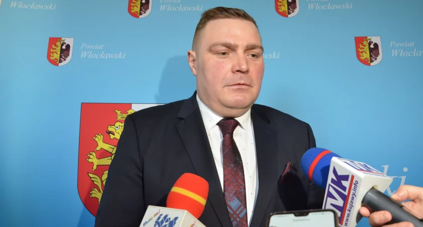 Hale sportowe, drogi tematem LXII sesji Rady Powiatu we Włocławku. Co z remontowanym  Wydziałem Komunikacji?