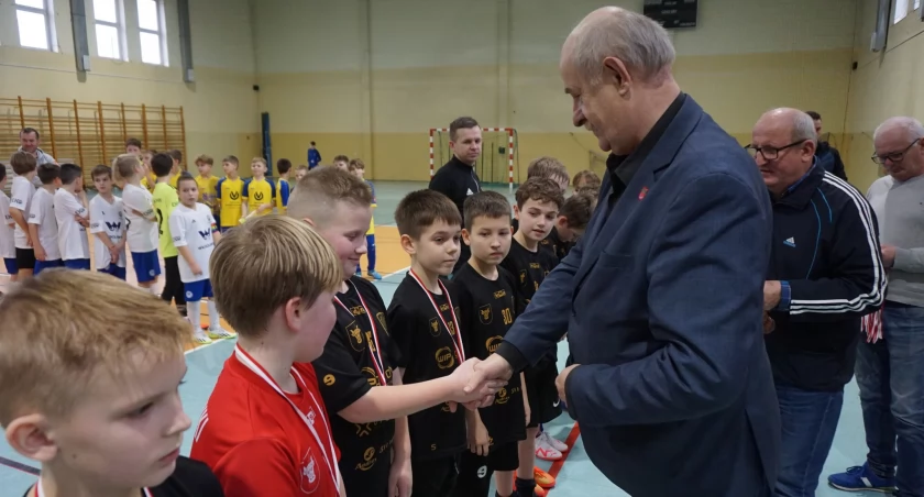  Piękny turniej, niezwykłe emocje. Rywalizowali o Puchar Burmistrza Lubrańca w piłce nożnej [ZDJĘCIA]