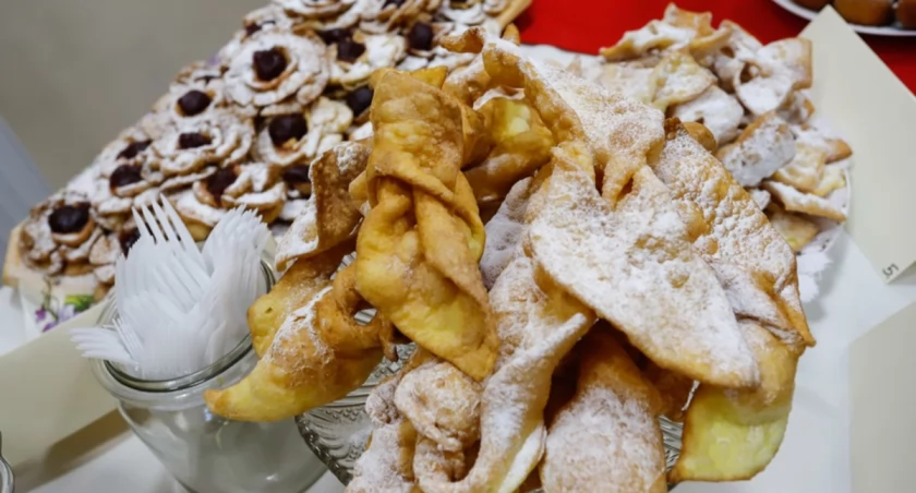 Słodko i tradycyjnie na tłusty czwartek. Przepisy na ruchańce drożdżowe, amoniaczki czy pączki marszałka Piotra Całbeckiego