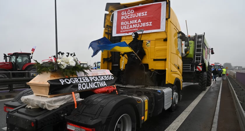 Protest rolników w powiecie włocławskim. Utrudnienia na A1 [ZDJĘCIA, VIDEO]