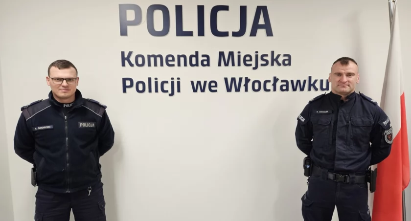 Chciał skoczyć z mostu. Włocławscy policjanci zapobiegli tragedii