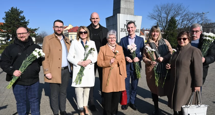 Dzień Kobiet z Lewicą we Włocławku. Były kwiaty i życzenia [ZDJĘCIA, VIDEO]