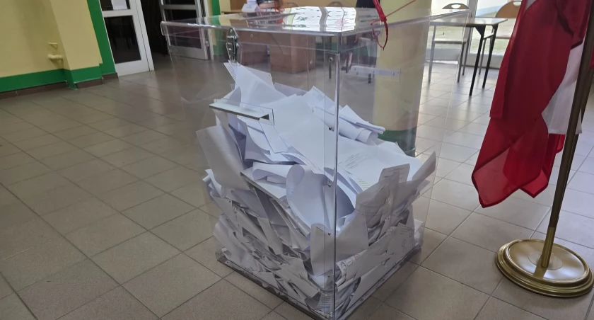 Wybory samorządowe 2024 we Włocławku i powiecie. Frekwencja na godz. 17:00