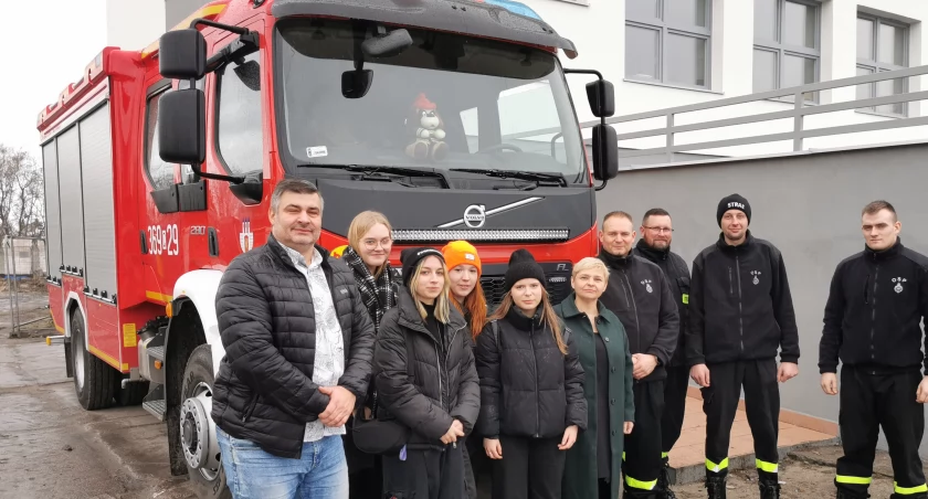Projekt ZE STRAŻAKAMI NA TY 2. Uczniowie zachęcają do wstąpienia do straży