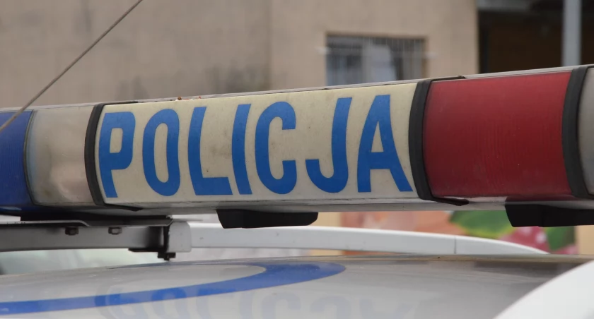 Nastolatek zatrzymany bez prawa jazdy. Przyjechała po niego pijana matka